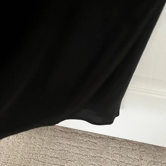 White House Black Market V-Neck Black Blouse Sleeveless - Picture 9 of 10